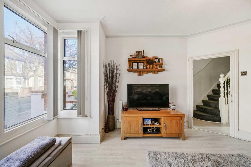 Buy or rent a property | Strone Road, London E7 8EU