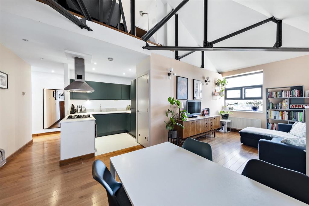 Buy or rent a property | Shaftesbury Road, London E7 8PY