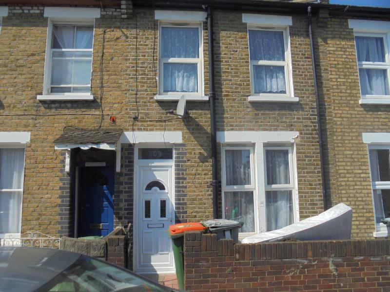 Buy or rent a property | Wellington Road, London E7 9BT