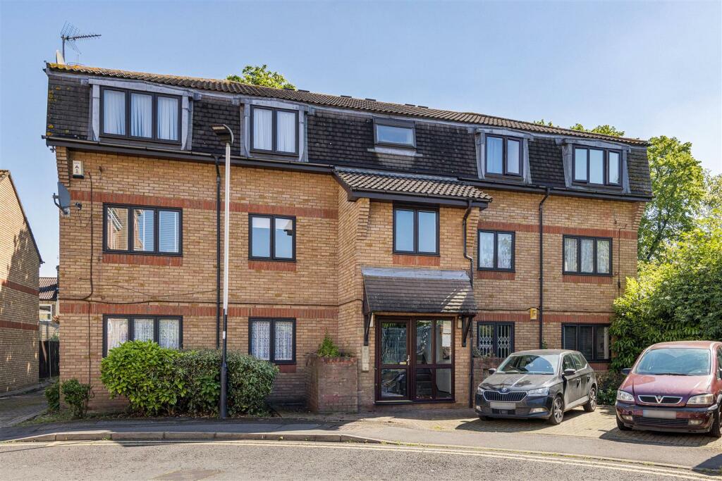 Buy or rent a property | Magpie Close, London E7 9DE