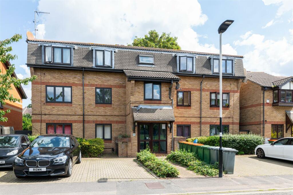 Buy or rent a property | Magpie Close, London E7 9DE