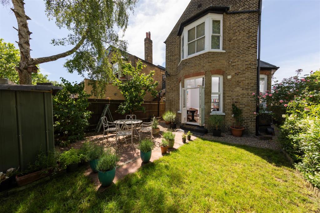 Buy or rent a property | Norwich Road, London E7 9JH