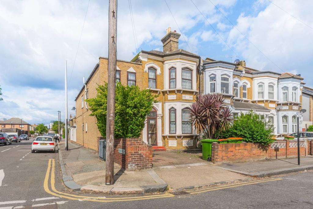 Buy or rent a property | Disraeli Road, London E7 9JP