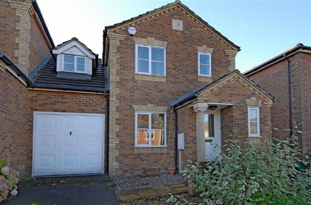 Buy or rent a property | Hollycroft Close, South Croydon CR2 7FE
