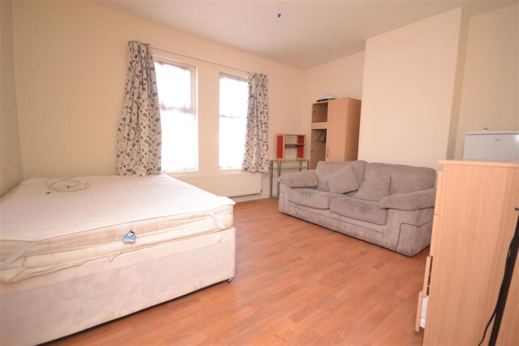 Buy or rent a property | Grange Avenue, Reading RG6 1DJ