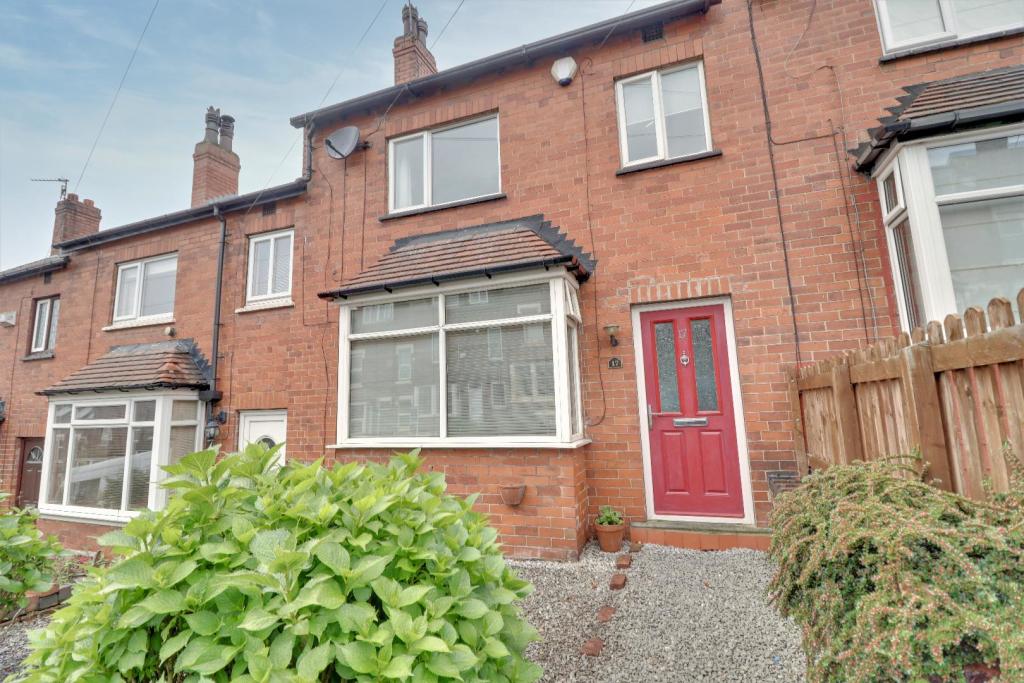 Buy or rent a property | Norman Mount, Leeds LS5 3JQ