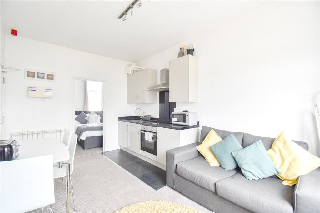 Buy or rent a property | Garden Walk, Cambridge CB4 3EW