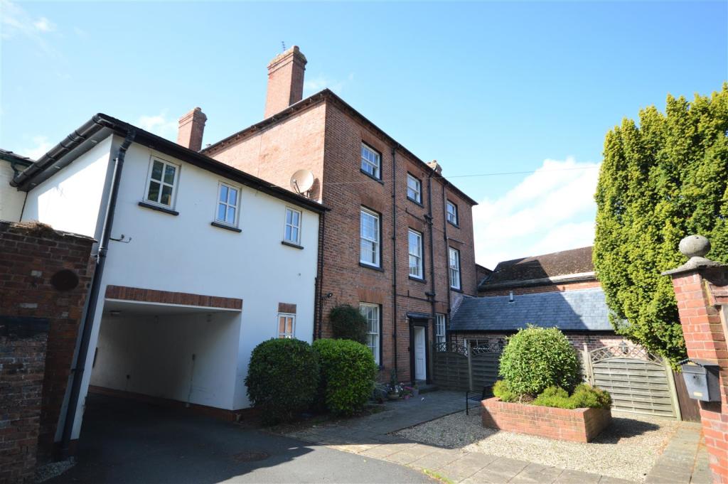 Buy or rent a property | South Street, Leominster HR6 8JQ