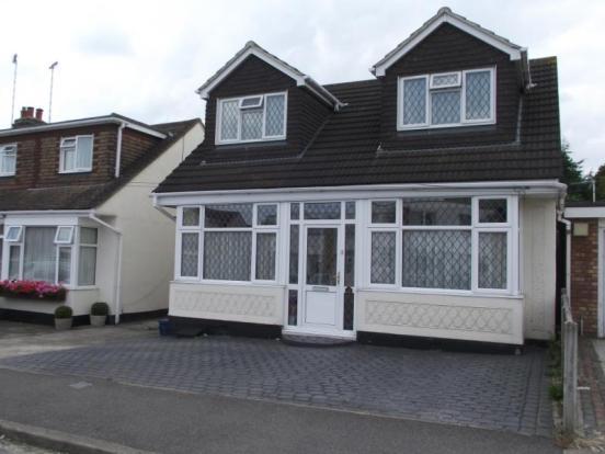 Buy or rent a property | Benvenue Avenue, Leigh-On-Sea SS9 5SJ