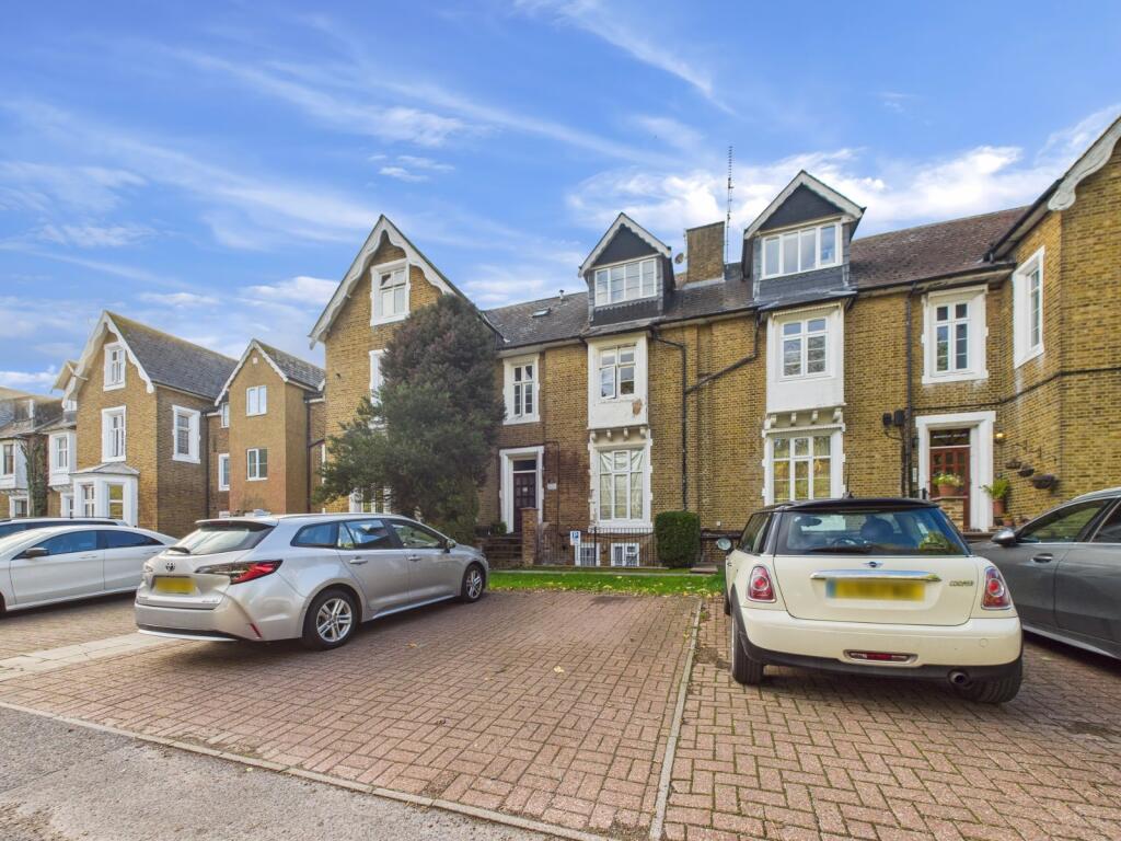 Buy or rent a property | Upton Park, Slough SL1 2DA