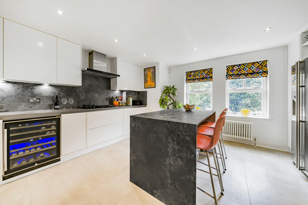 Buy or rent a property | Park Road, Bromley BR1 3GN