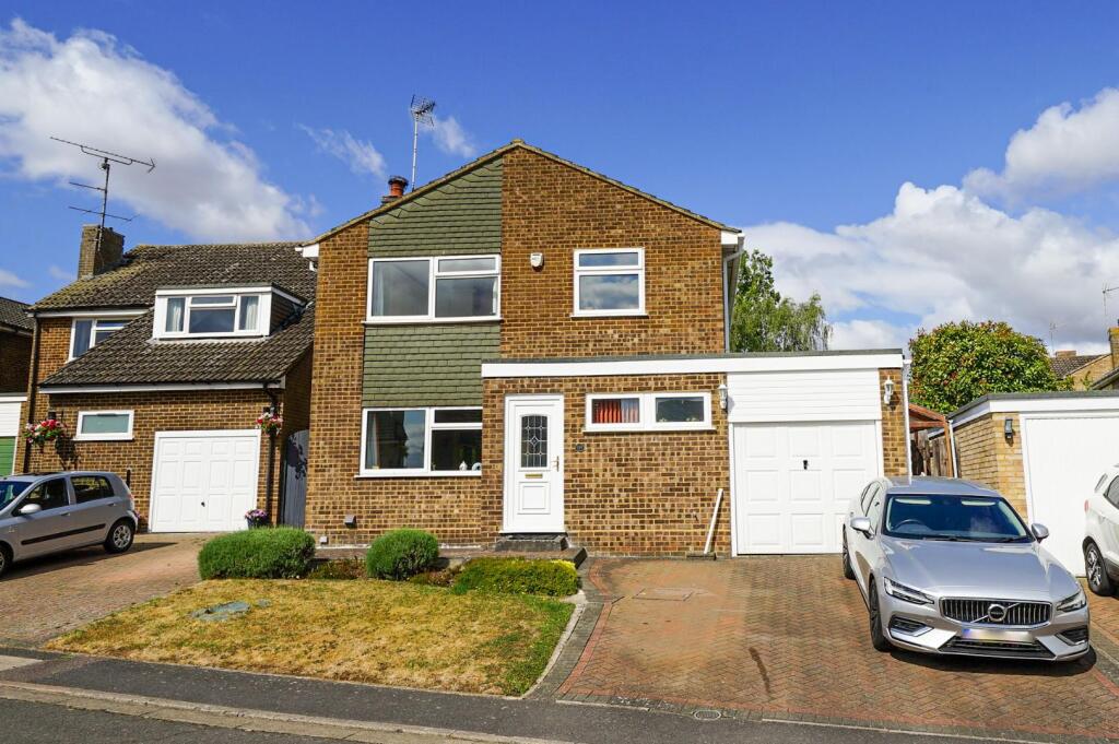 Buy or rent a property | Nevis Close, Leighton Buzzard LU7 2XD