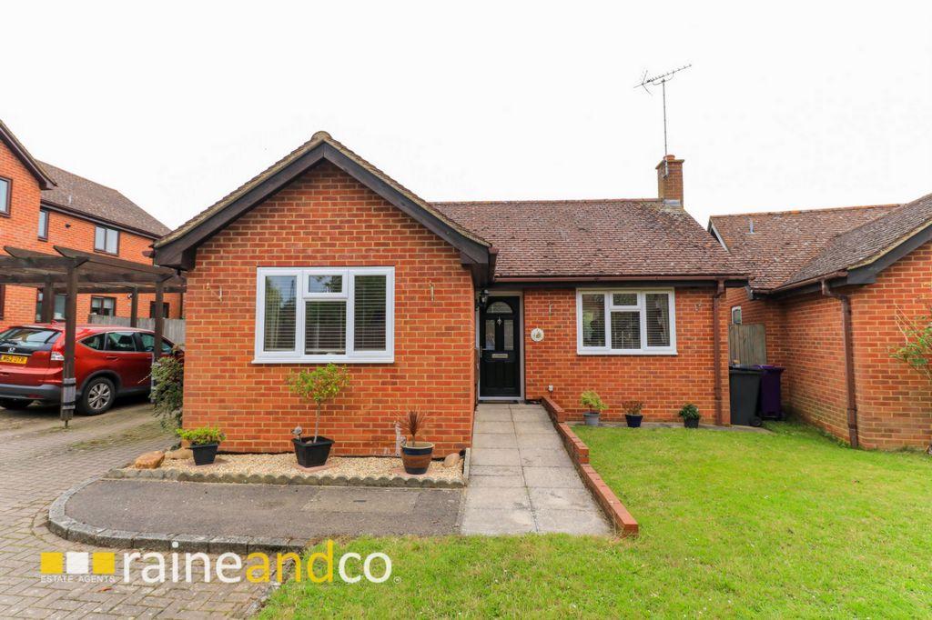 Buy or rent a property | Winch Close, Hitchin SG4 8TY