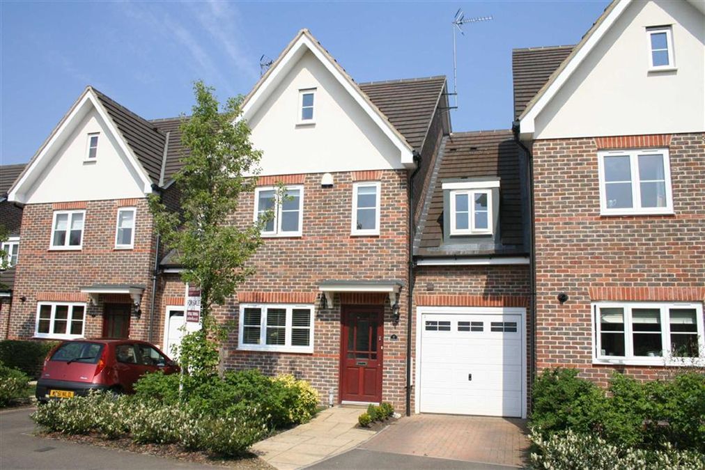 Buy or rent a property | Waveney Road, Harpenden AL5 4RU