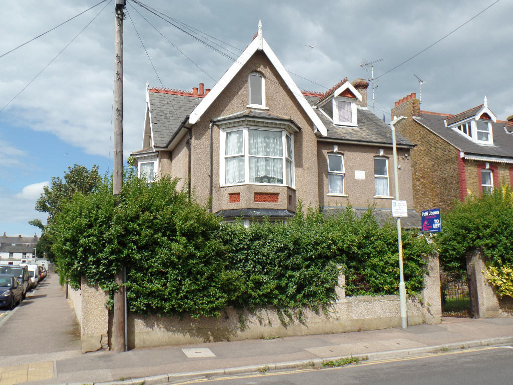 Buy or rent a property | Victoria Park, Herne Bay CT6 5BJ