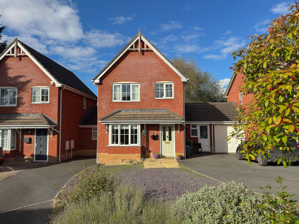 Buy or rent a property | Wenlock Close, Hereford HR2 7UZ
