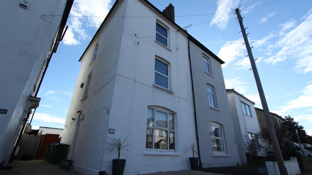 Buy or rent a property | Bloomfield Road, Bromley BR2 9RZ