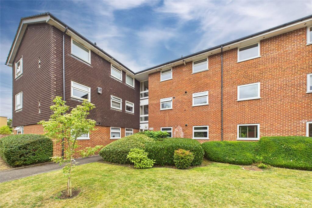 Buy or rent a property | In The Ray, Maidenhead SL6 8DH