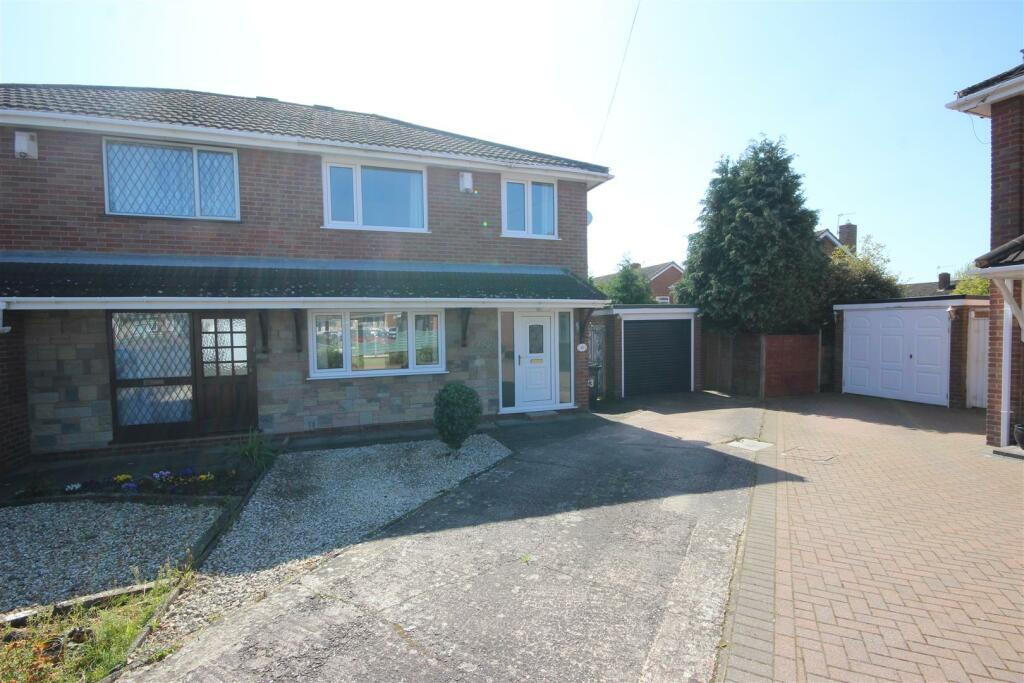 Buy or rent a property | Margaret Close, Brierley Hill DY5 2XD